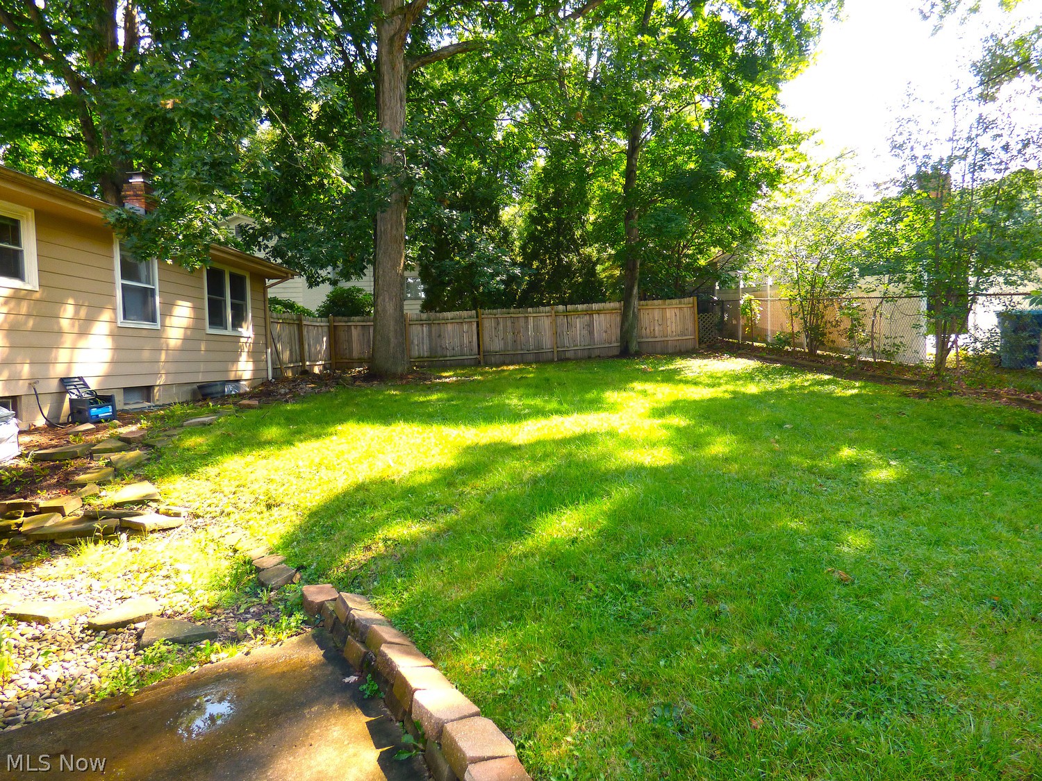 8524 Sleepy Hollow Drive NE Howland OH 44484