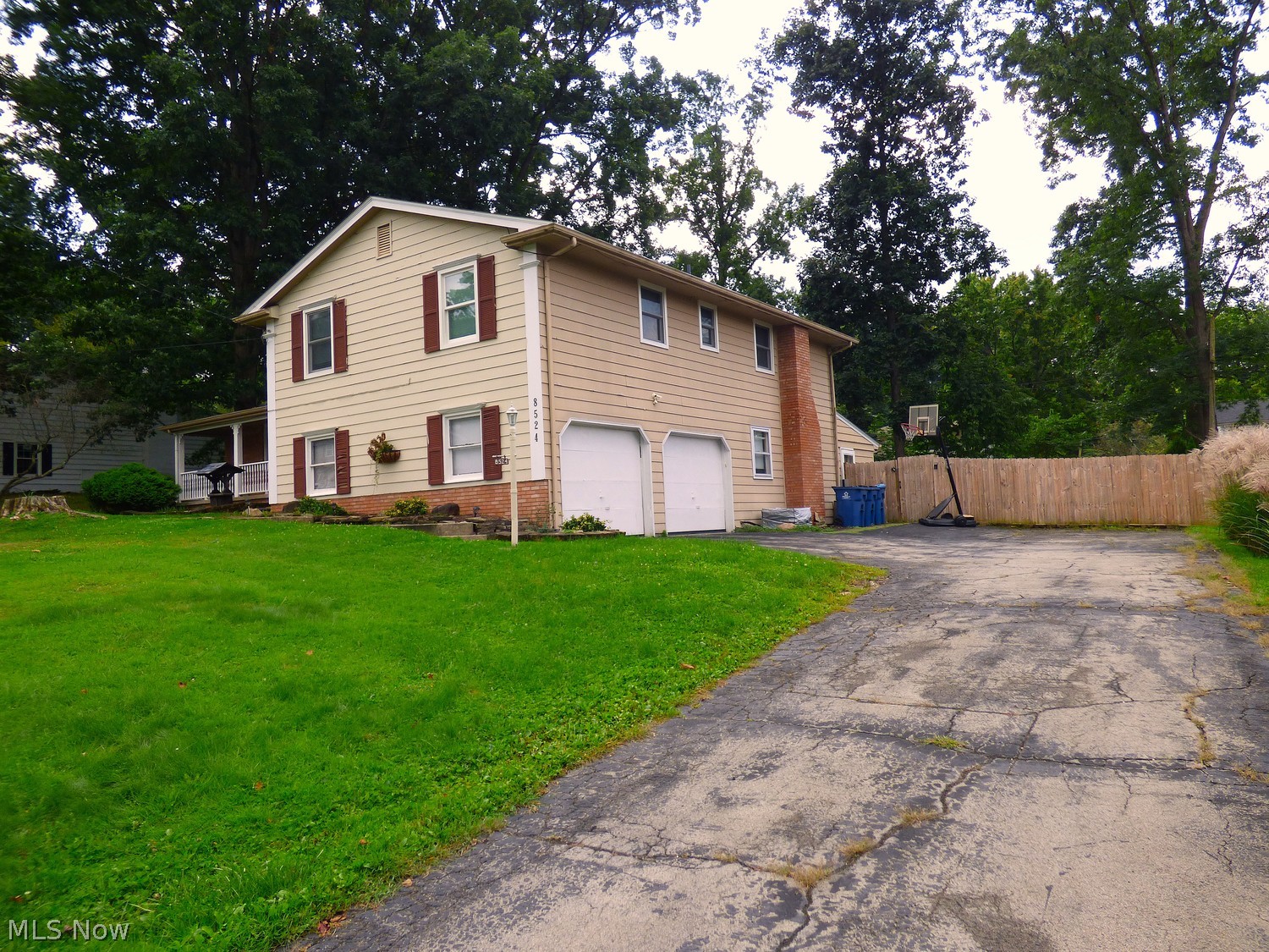 8524 Sleepy Hollow Drive NE Howland OH 44484