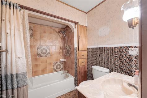 114 W Oak Street West Salem OH 44287