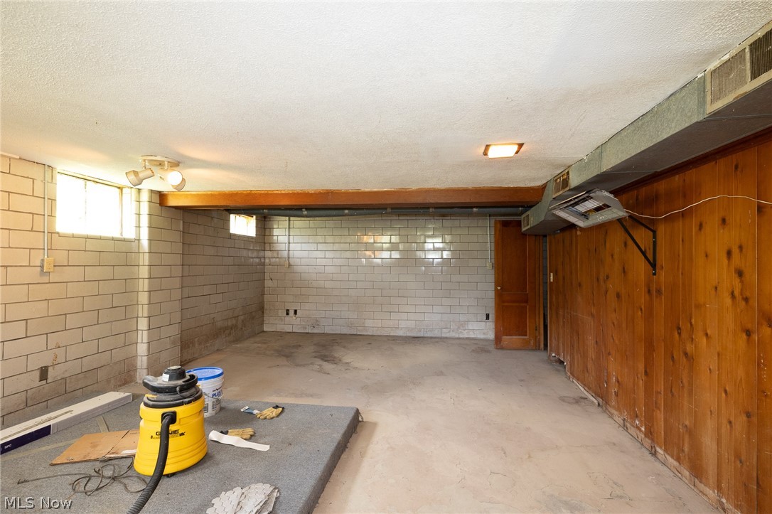 114 W Oak Street West Salem OH 44287