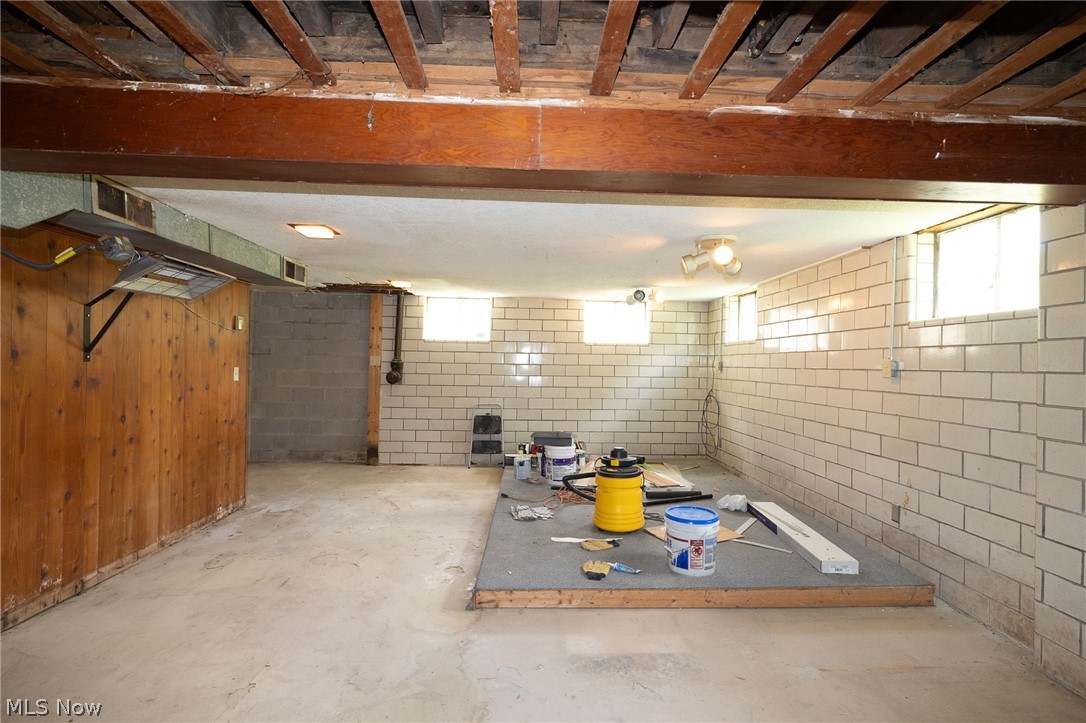 114 W Oak Street West Salem OH 44287