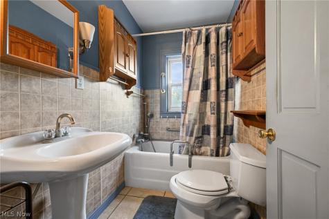 5241 Crestlawn Drive SE East Canton OH 44730