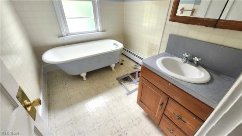 1444 Dill Road South Euclid OH 44121