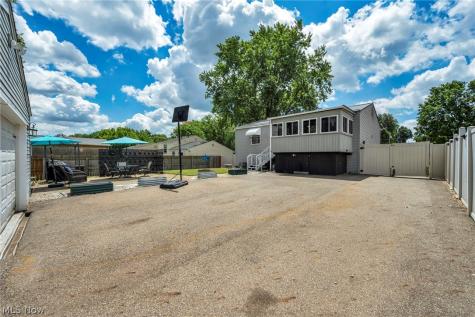 4885 Lynncrest Street SW Canton OH 44706