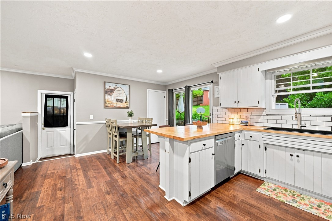 401 Springbrook Drive SW New Philadelphia OH 44663
