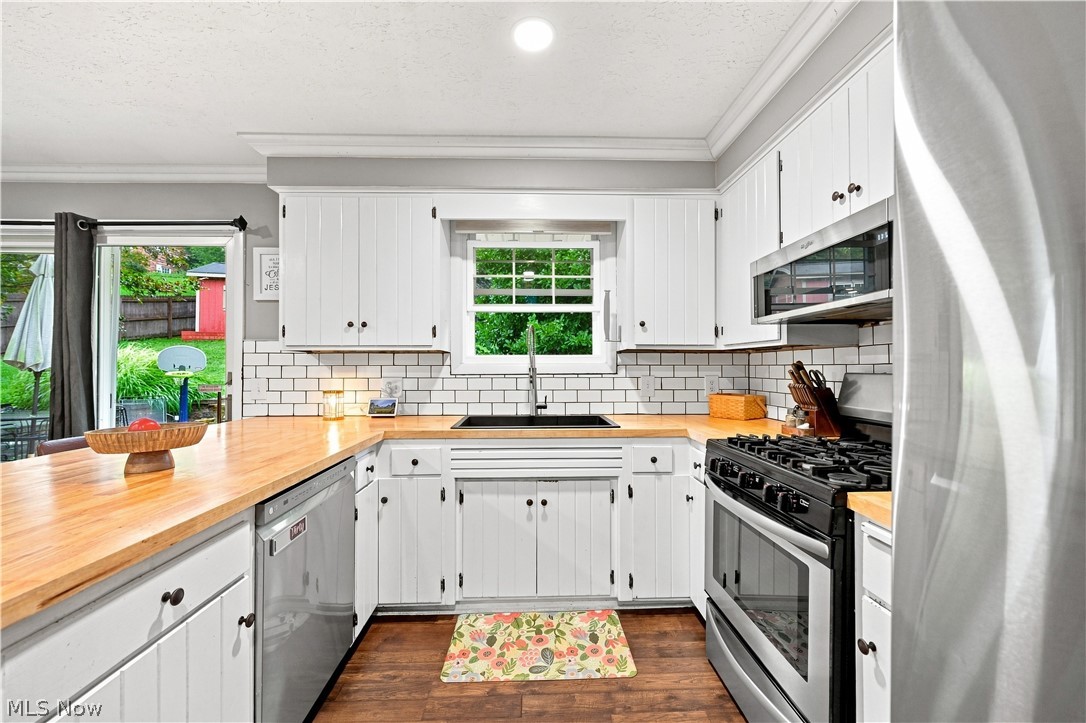 401 Springbrook Drive SW New Philadelphia OH 44663