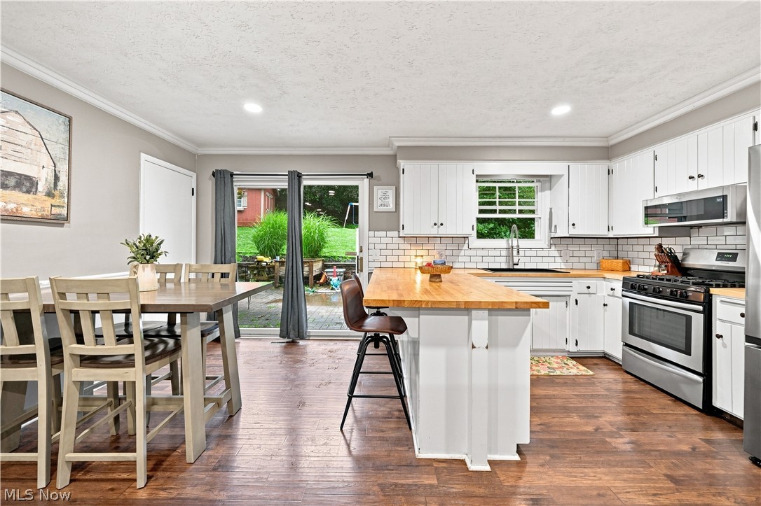 401 Springbrook Drive SW New Philadelphia OH 44663