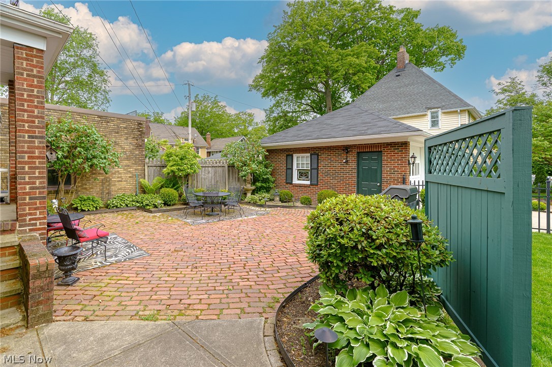 14914 Lake Avenue Lakewood OH 44107