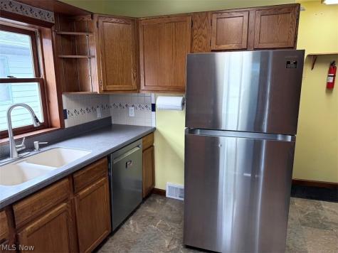 835 Albemarle Avenue Cuyahoga Falls OH 44221