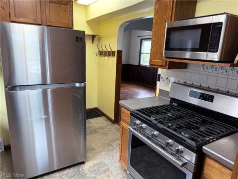 835 Albemarle Avenue Cuyahoga Falls OH 44221