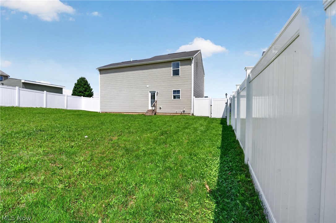 2614 Bishop Oval Barberton OH 44203