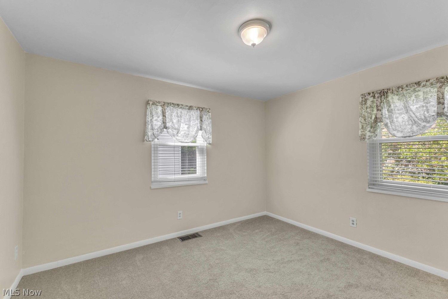 576 Upland Road Bay Village OH 44140