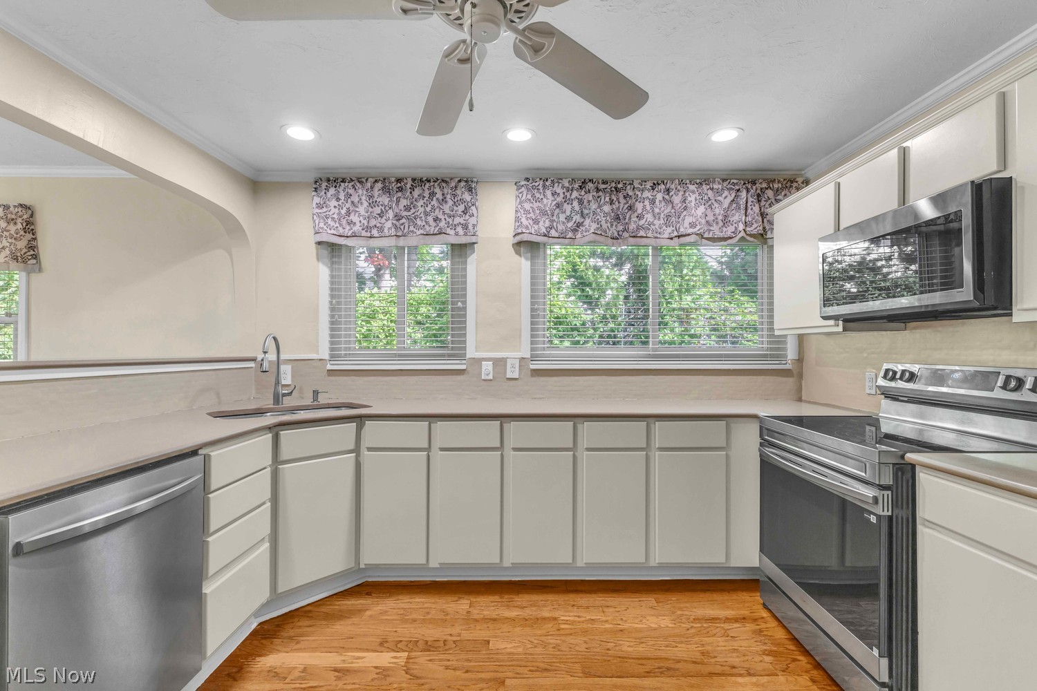 576 Upland Road Bay Village OH 44140