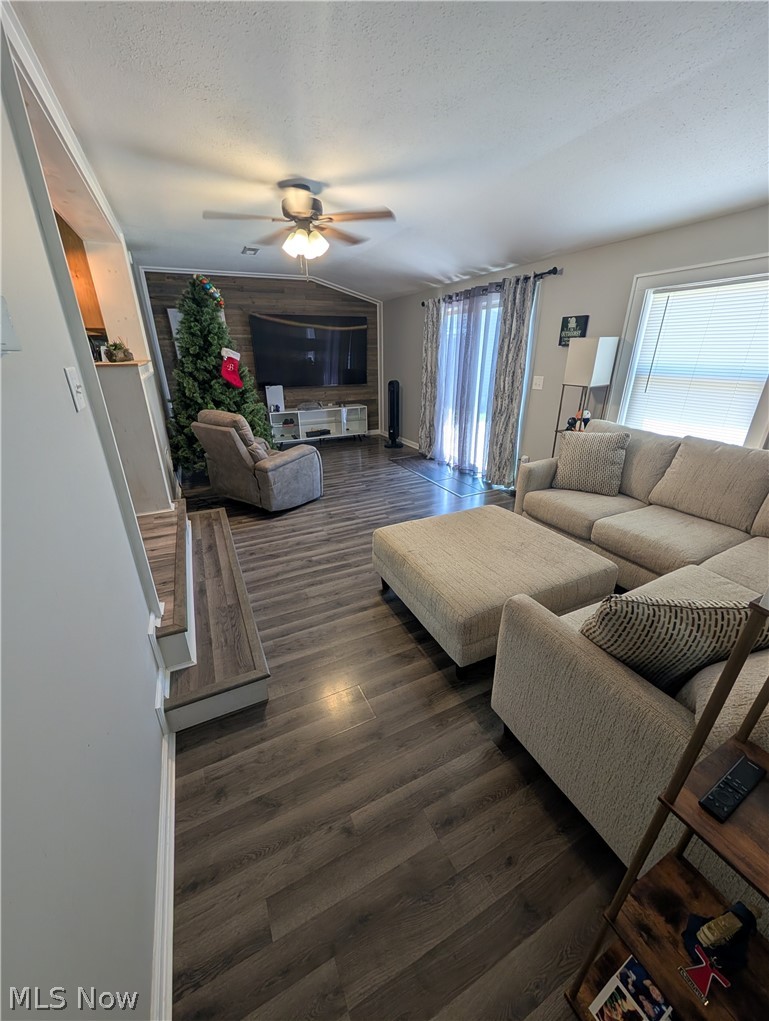 3032 Bell Wick Road Hubbard OH 44425