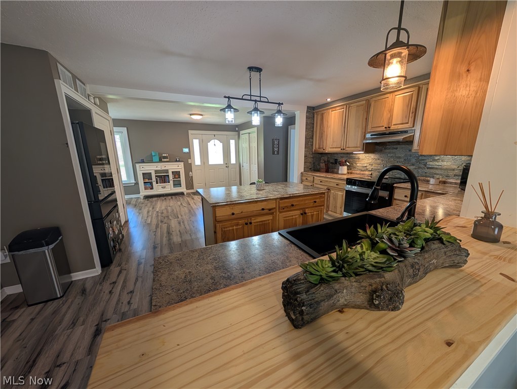 3032 Bell Wick Road Hubbard OH 44425