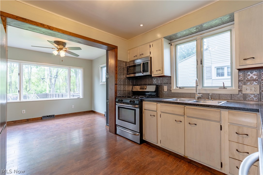 417 Tuscarawas Avenue NW Brewster OH 44613