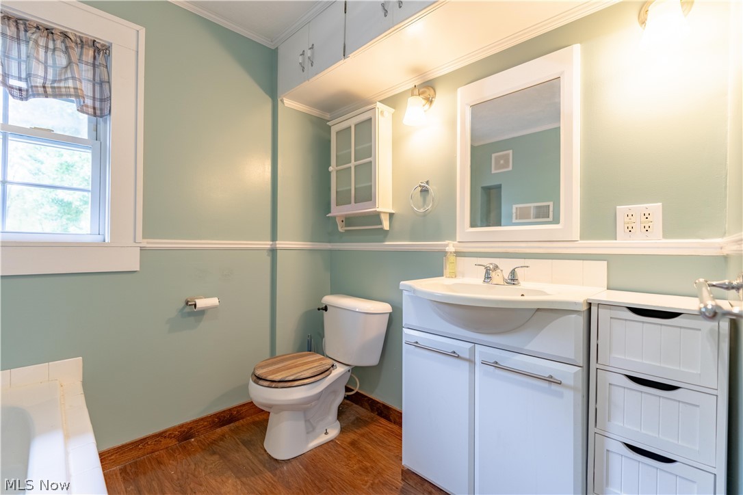 417 Tuscarawas Avenue NW Brewster OH 44613