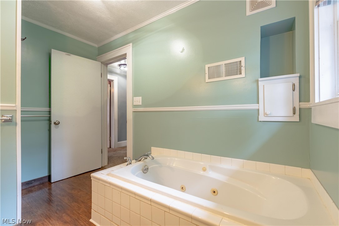 417 Tuscarawas Avenue NW Brewster OH 44613