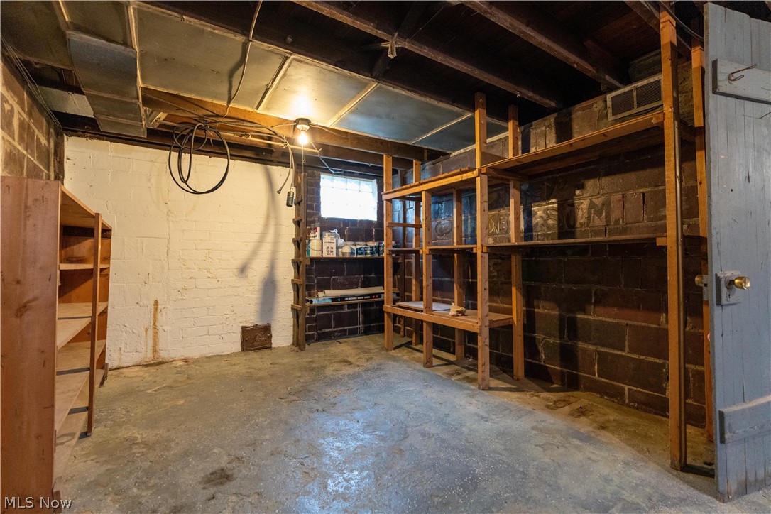 417 Tuscarawas Avenue NW Brewster OH 44613