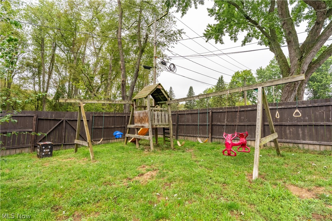 417 Tuscarawas Avenue NW Brewster OH 44613