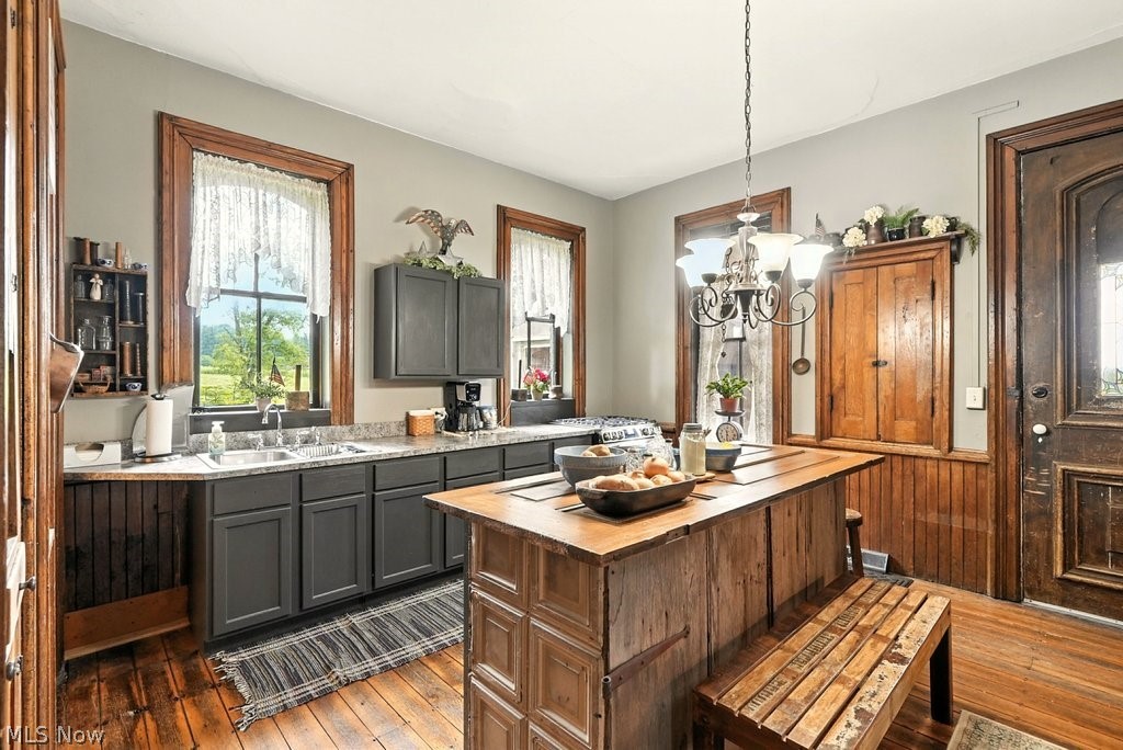 7298 Akron Road Sterling OH 44276