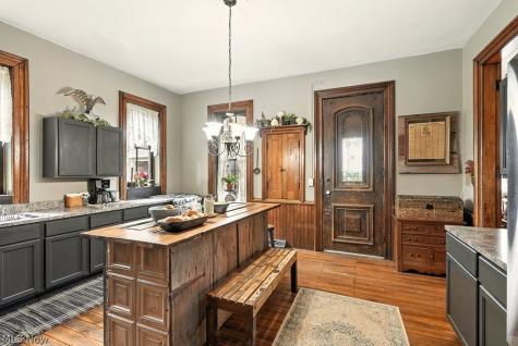 7298 Akron Road Sterling OH 44276