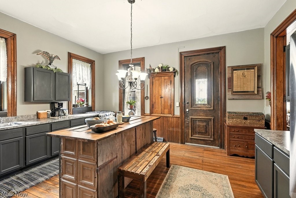 7298 Akron Road Sterling OH 44276