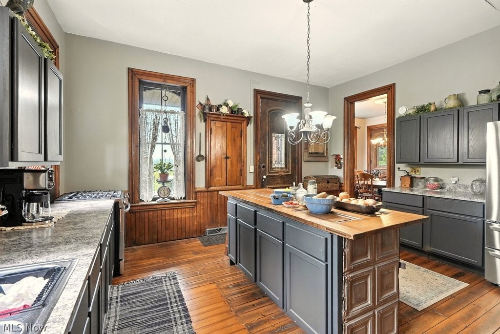 7298 Akron Road Sterling OH 44276