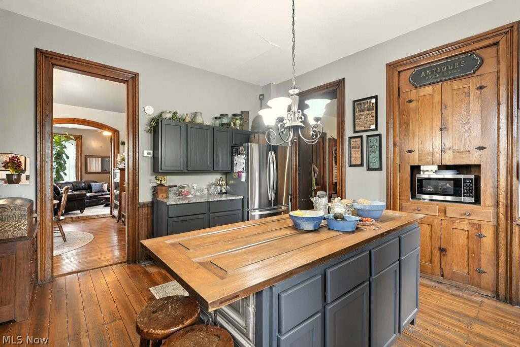 7298 Akron Road Sterling OH 44276