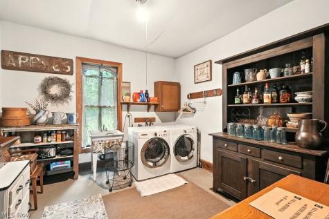 7298 Akron Road Sterling OH 44276