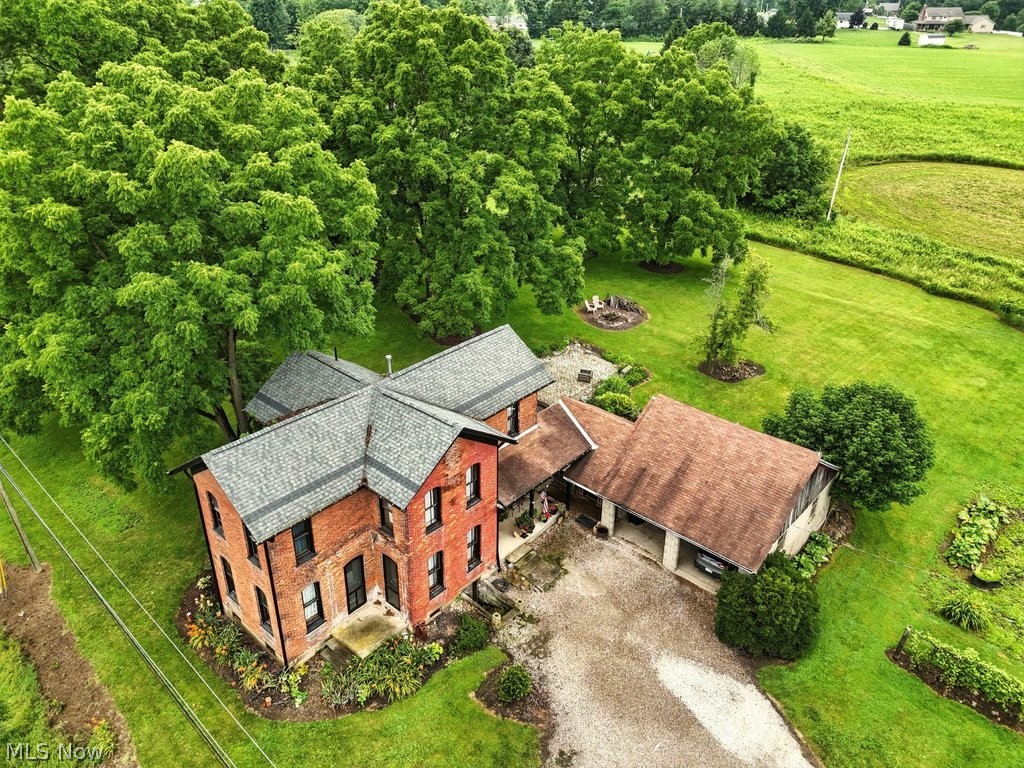 7298 Akron Road Sterling OH 44276