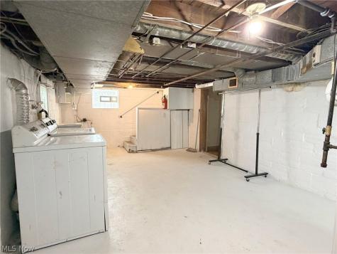 696 E Ohio Avenue Sebring OH 44672