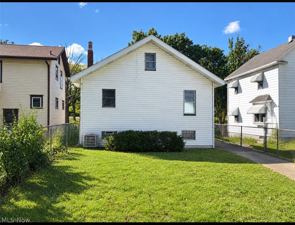 695 Lafollette Street Akron OH 44306