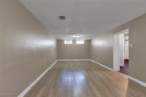 8240 Grand Division Avenue Garfield Heights OH 44125