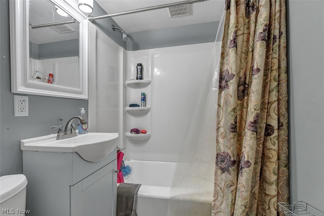 8240 Grand Division Avenue Garfield Heights OH 44125