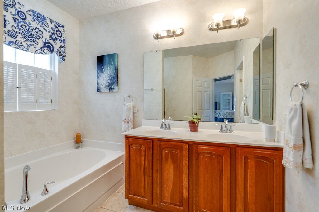 5002 Lake Forest Drive Peninsula OH 44264