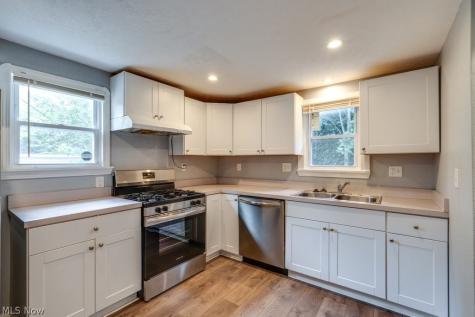 3860 E 155th Street Cleveland OH 44128