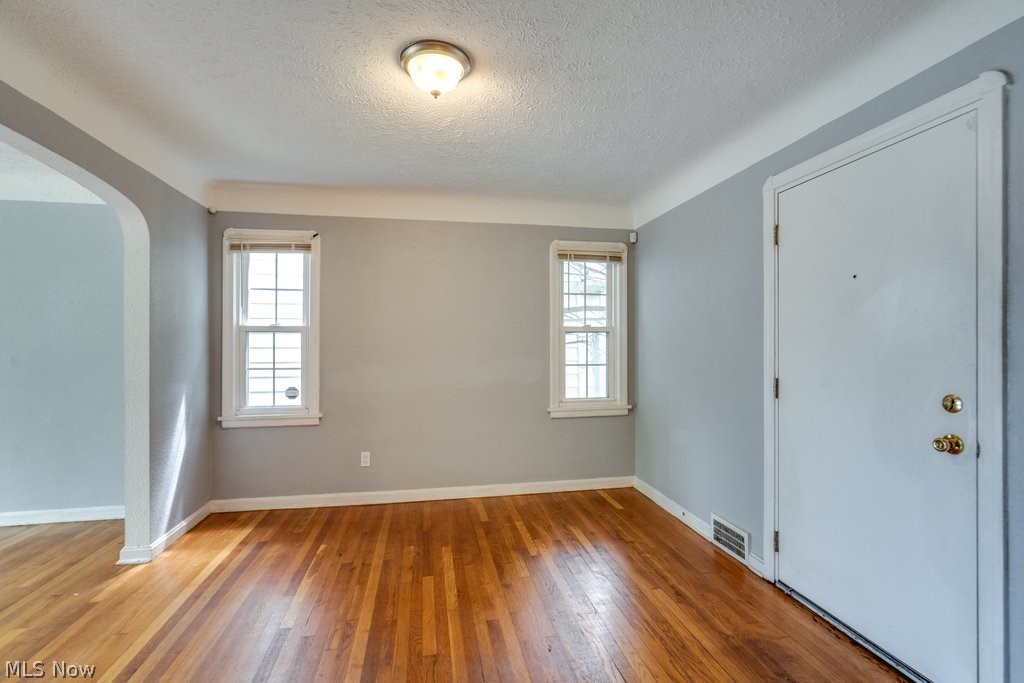3860 E 155th Street Cleveland OH 44128