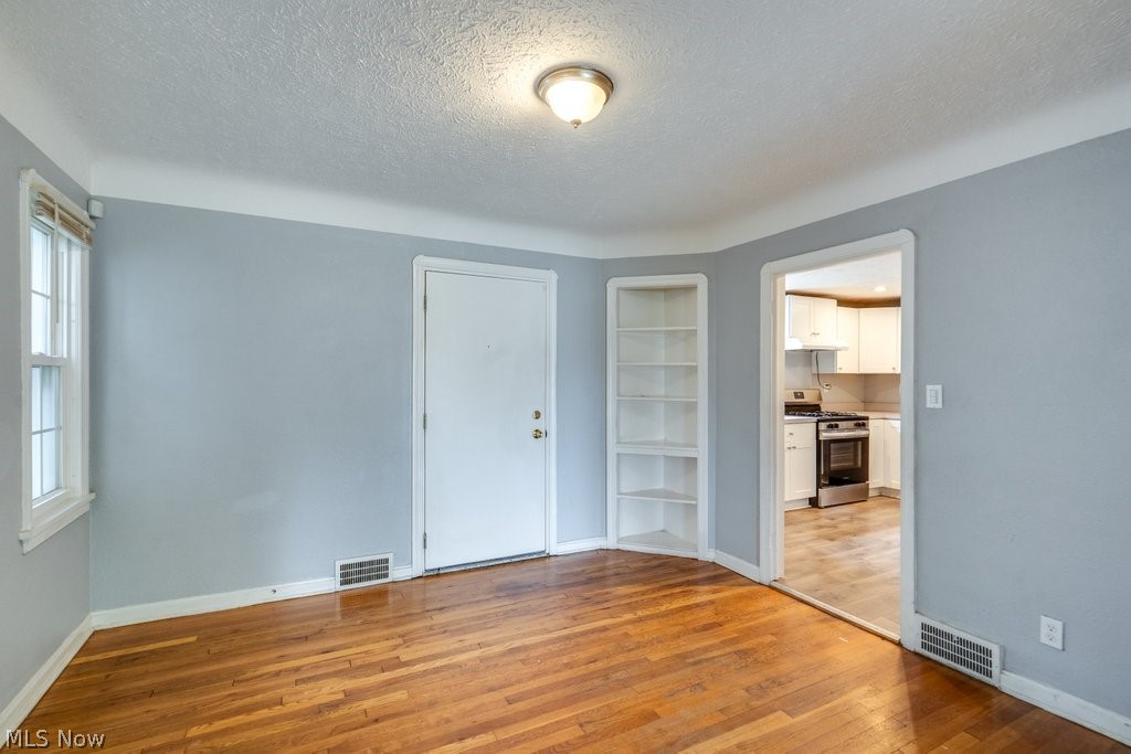 3860 E 155th Street Cleveland OH 44128