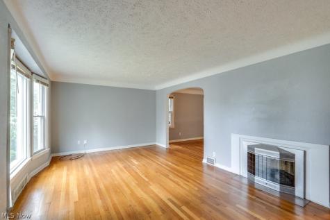 3860 E 155th Street Cleveland OH 44128