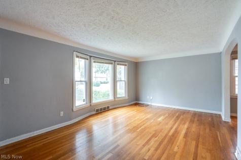 3860 E 155th Street Cleveland OH 44128