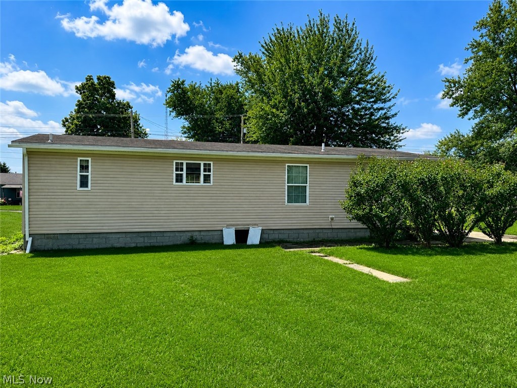 723 W Livingston Avenue Crestline OH 44827