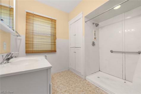 1519 Woodward Avenue Lakewood OH 44107