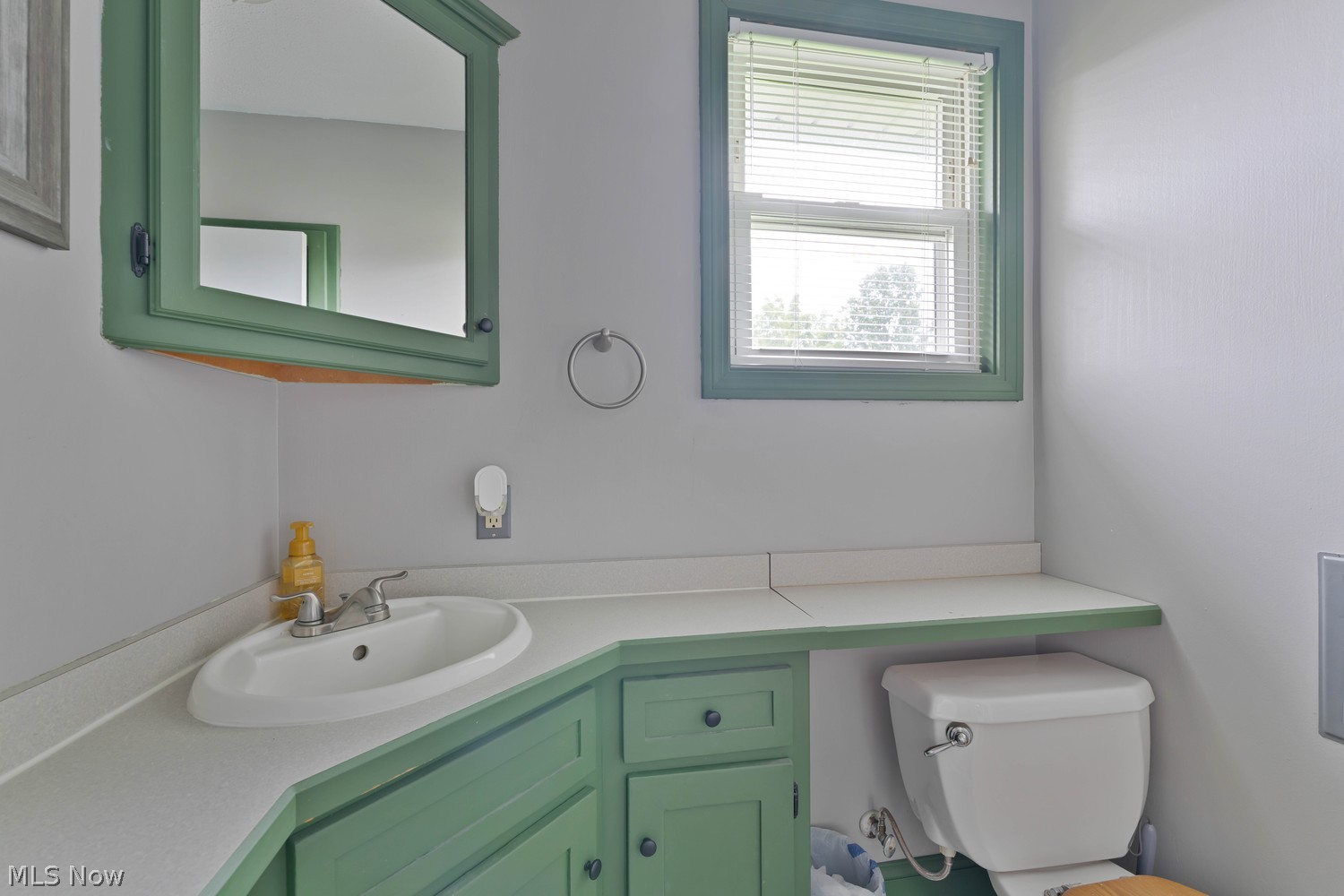 137 5th Avenue Hubbard OH 44425