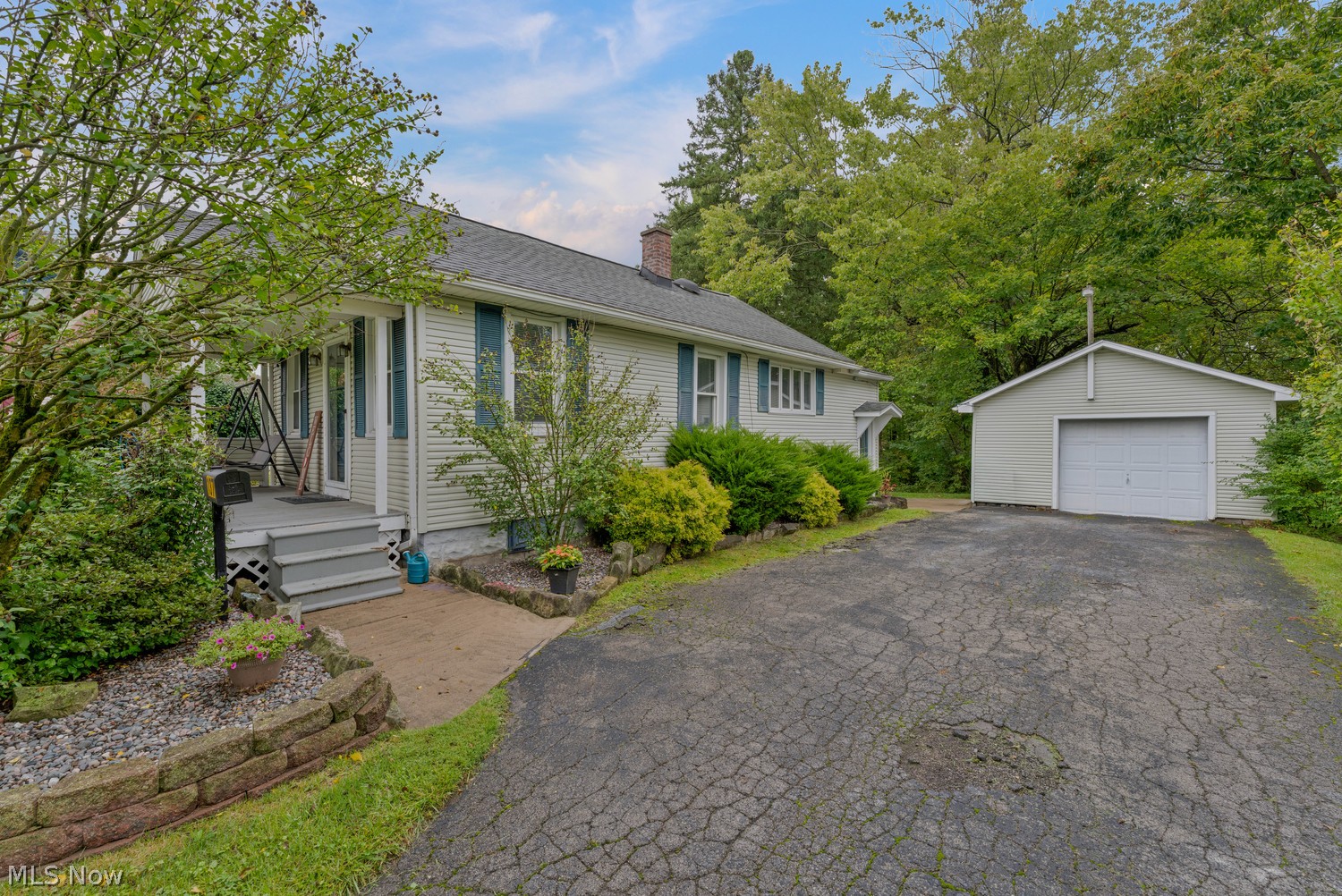 137 5th Avenue Hubbard OH 44425