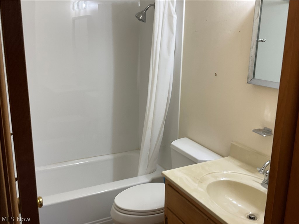 1828 Basil Avenue Youngstown OH 44514