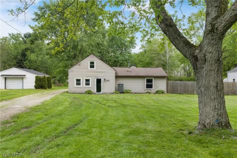 5434 Clay Street Louisville OH 44641