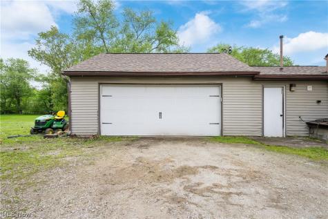 5434 Clay Street Louisville OH 44641