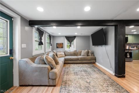 5434 Clay Street Louisville OH 44641