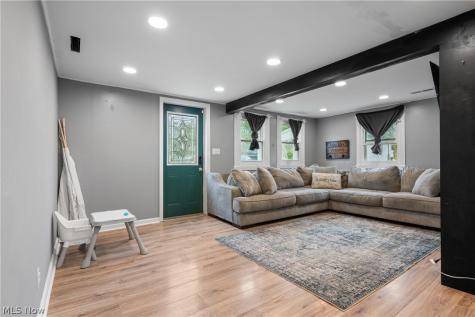 5434 Clay Street Louisville OH 44641